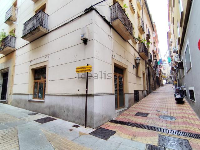 Local, Plasencia