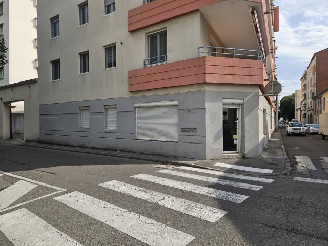 Local commercial idéalement situé à Alès Proche centre ville