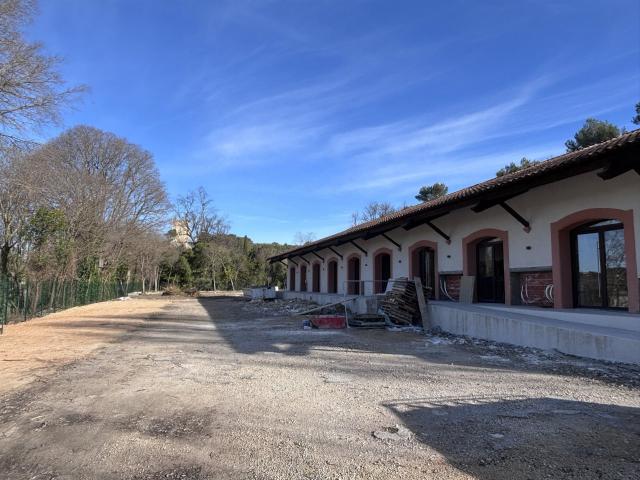 Local Professionel 270m² Sommières