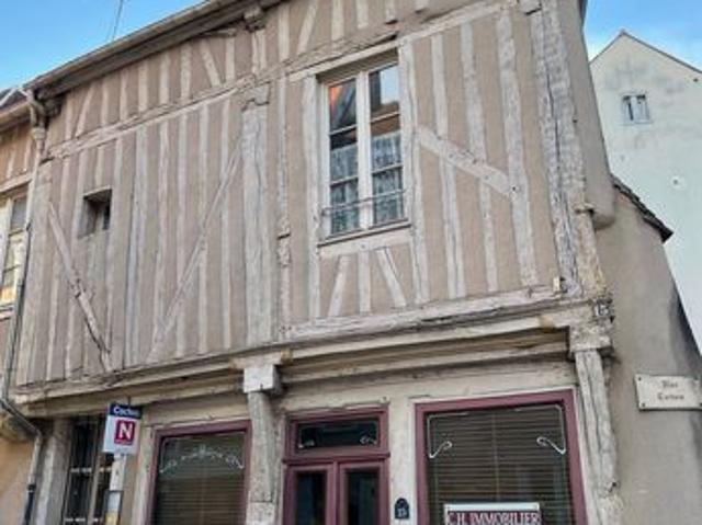 Local professionnel ou Appartement dans immeuble de charme