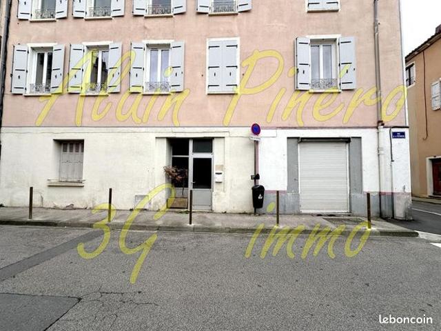 Local professionnel ou appartement T375 m² Rez de chaussée Millau Centre