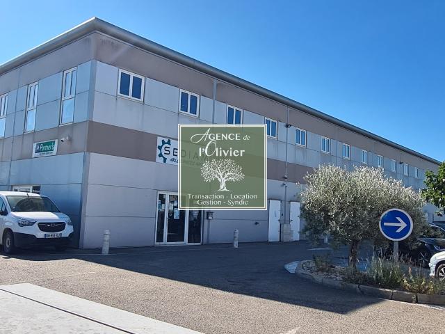Local professionnel ou bureaux à louer