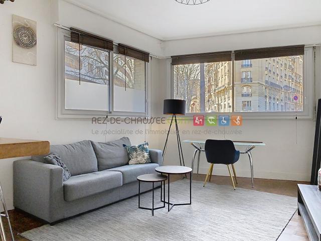LOCAL PROFESSIONNEL ACCES DIRECT AVENUE DE LAMBALLE