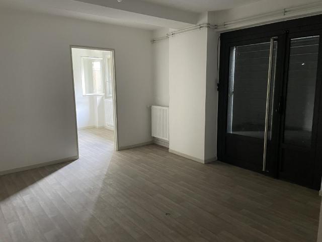 Local professionnel de 81 m²