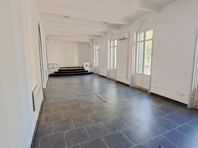 LOCAL PROFESSIONNEL DE 83,66M2 AU COURS BELSUNCE