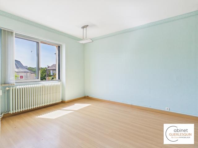 Local professionnel en duplex à rénover en plein coeur du bourg d'Orvault