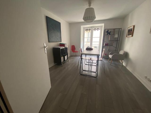 Local Professionnel plein coeur de Nîmes