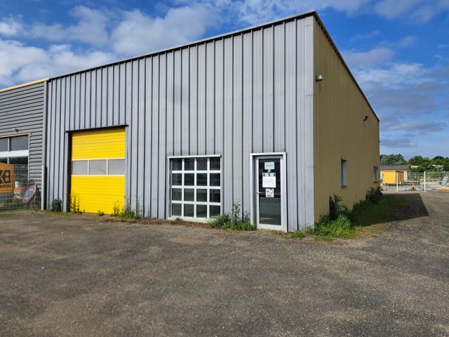 LOCAL PROFESSIONNEL 238 M2 AVEC PARKING