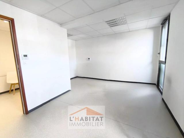 LOCAL PROFESSIONNEL 23 m²