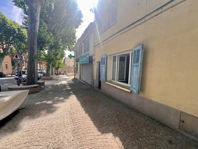 Local professionnel 31m2 Centre Ville de Lorgues