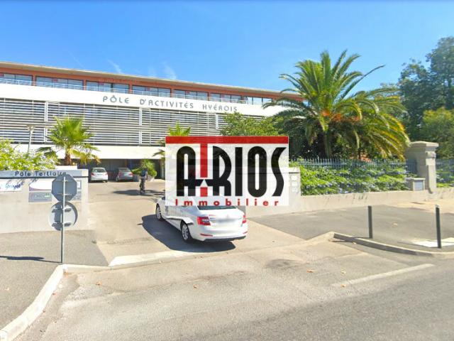 LOCAL PROFESSIONNEL 40 M² IDEAL KINÉ