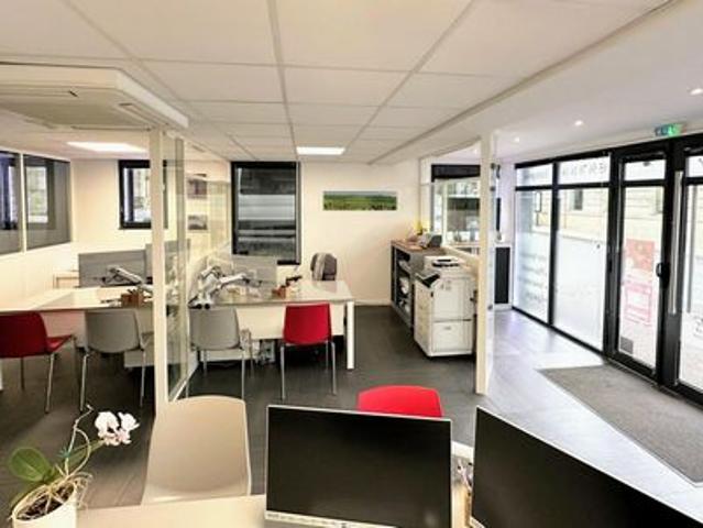 Local professionnel 70 m² Hyper Centre avec 2 parkings