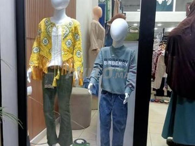 Local prêt à vendre pour vêtements femmes et enfants