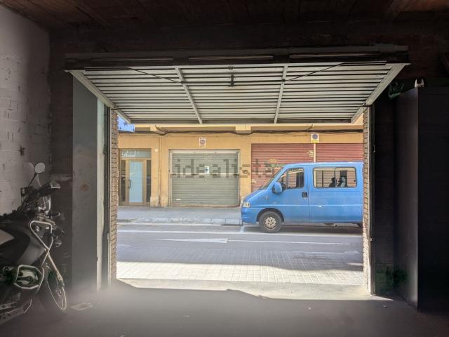Local, Premià de Dalt