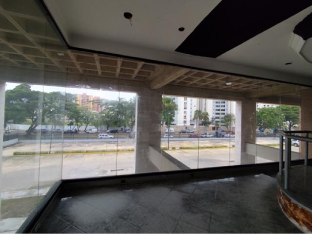 LOCAL PREMIUM DE ESQUINA EN C.C. CRISTAL TCL L 10024097