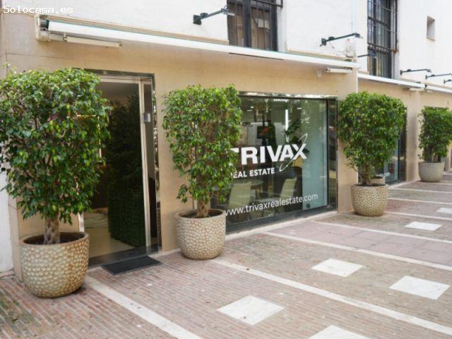 Local premium en traspaso en Puerto Banús Preparado para inmobiliaria de alto