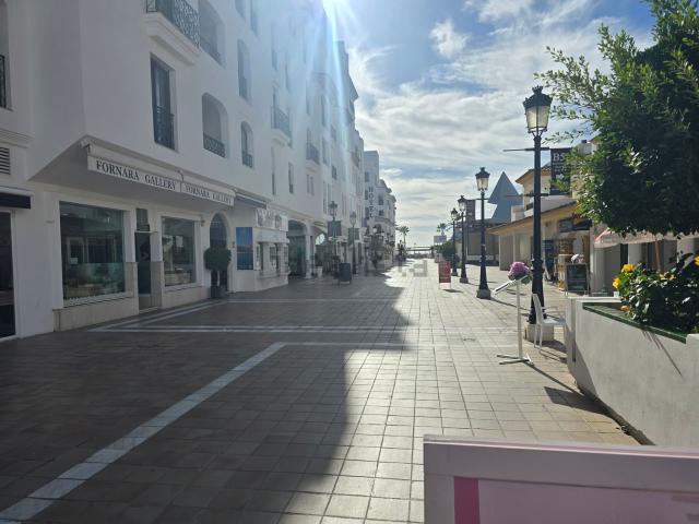 Local, Puerto Banús, Marbella