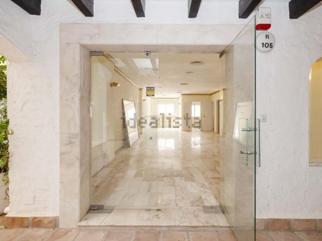 Local, Puerto Banús, Marbella
