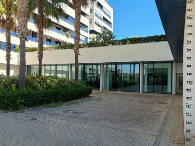 Local, Puerto de Estepona, Estepona
