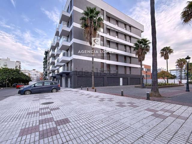 Local, Puerto de Estepona, Estepona