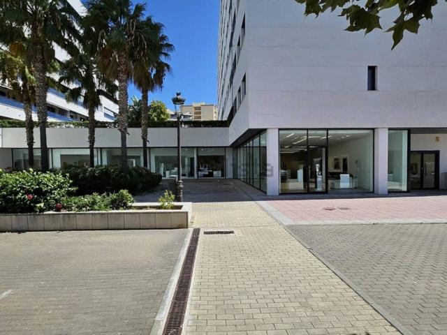 Local, Puerto de Estepona, Estepona