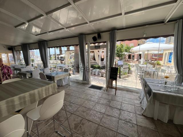 Local, Puerto Deportivo, Torrevieja