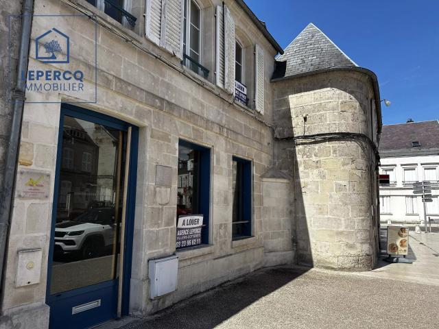 LOCAL rénové 163 m2 Villers Cotterêts Vitrine sur rue !