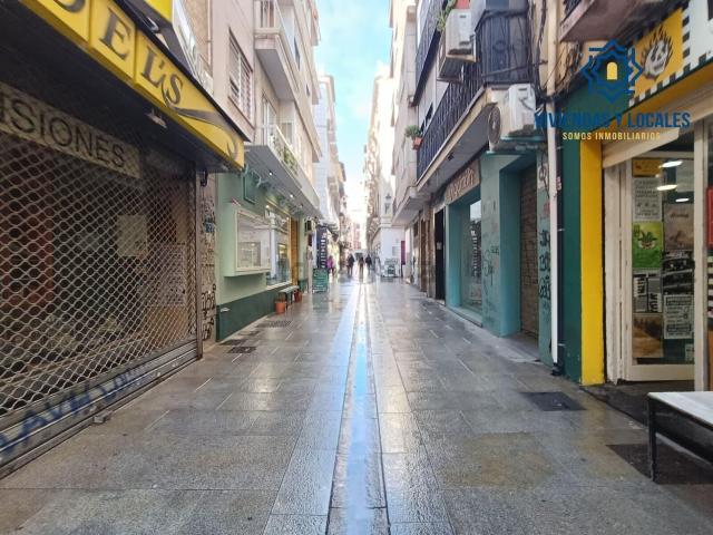 Local, Recogidas, Granada