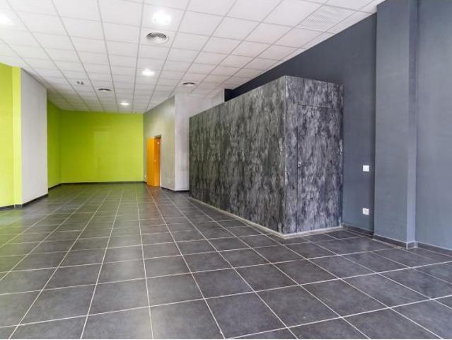Local reformado de 236 m2 con terraza privada en Centro/Sindicat