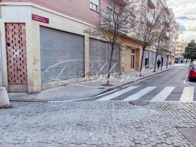 Local, Reus