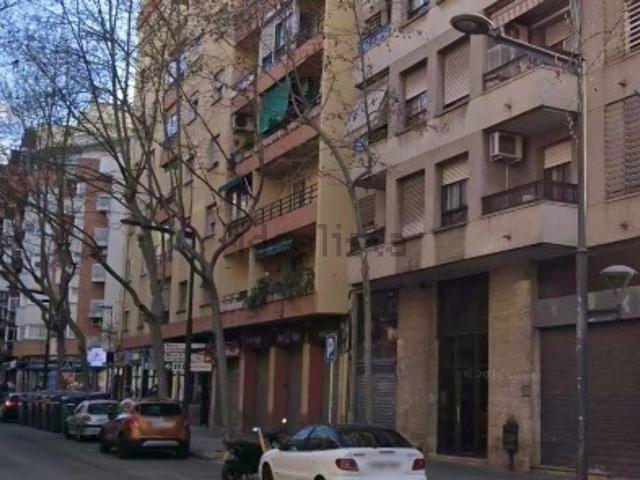 Local, Reus