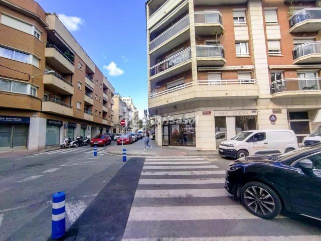 Local, Reus