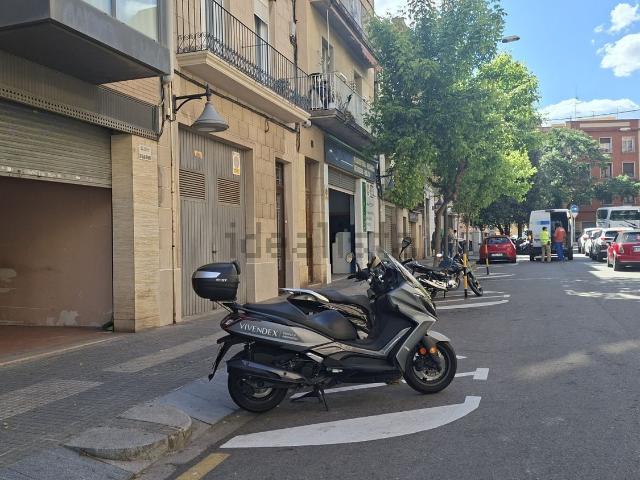 Local, Reus