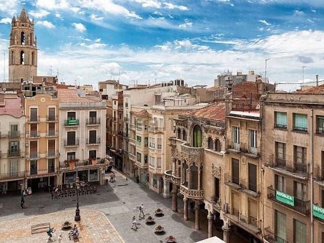Local, Reus