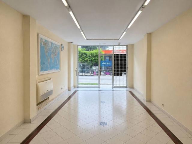 Local, Ricardo Soriano, Marbella