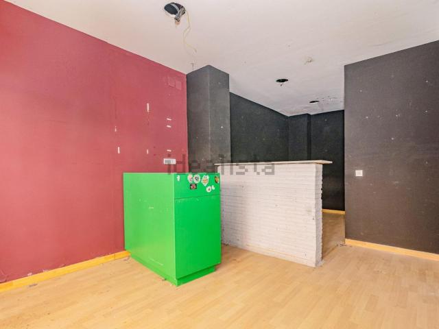 Local, Ronda Arabial, Granada