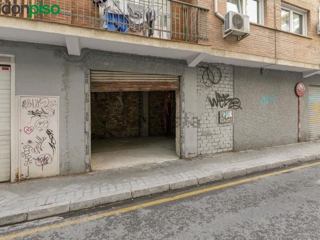 Local, Ronda Arabial, Granada