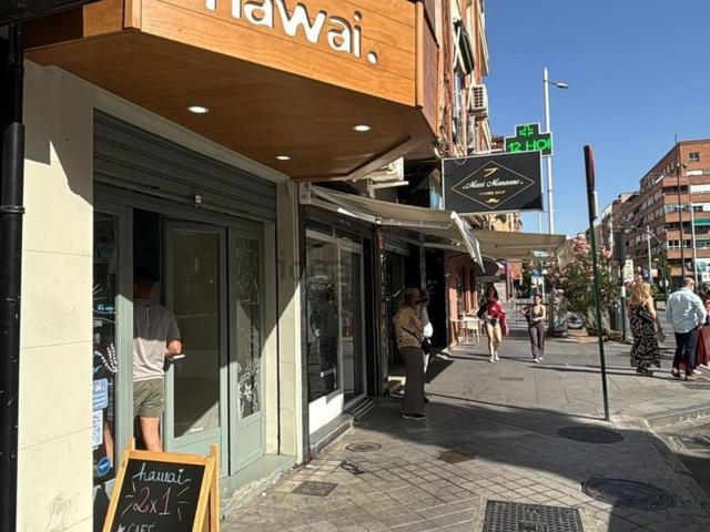 Local, Ronda Arabial, Granada