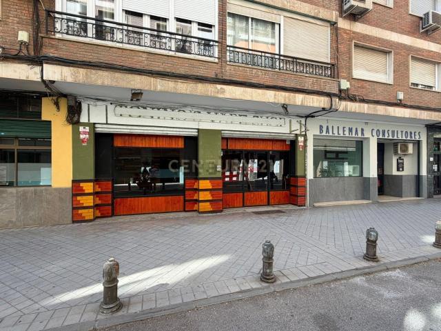Local, Ronda Arabial, Granada