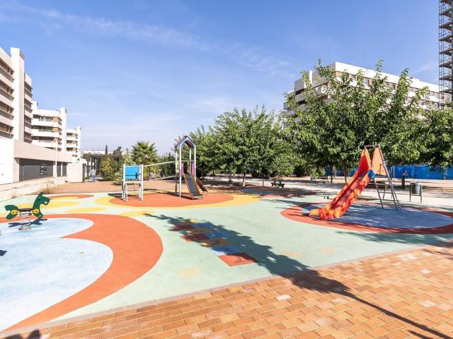 Local, Rosaleda Juventud, Granada