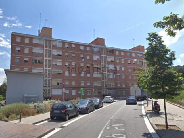Local, Rubí