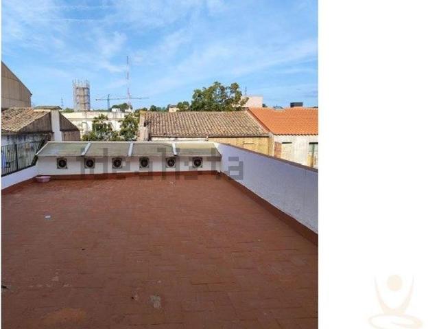 Local, Rubí