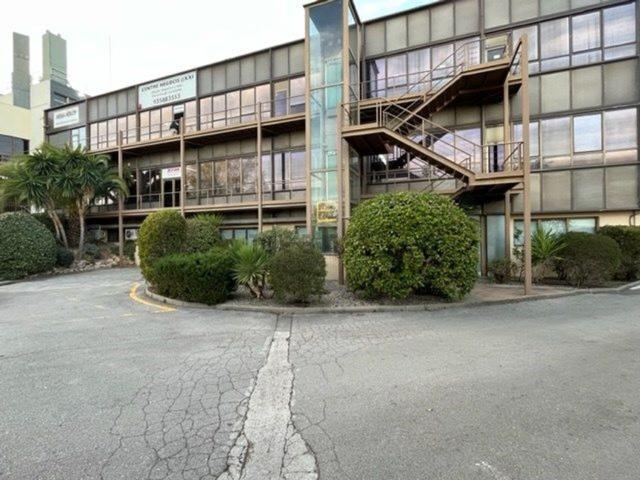 Local, Rubí