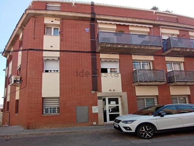 Local, Rubí