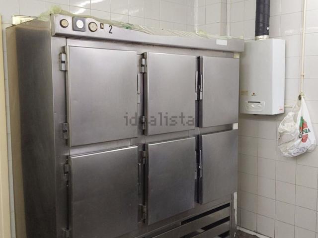 Local, Rubí