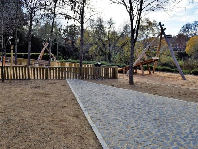 Local, Rubí