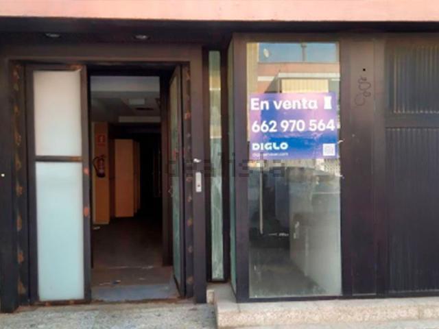 Local, Rubí