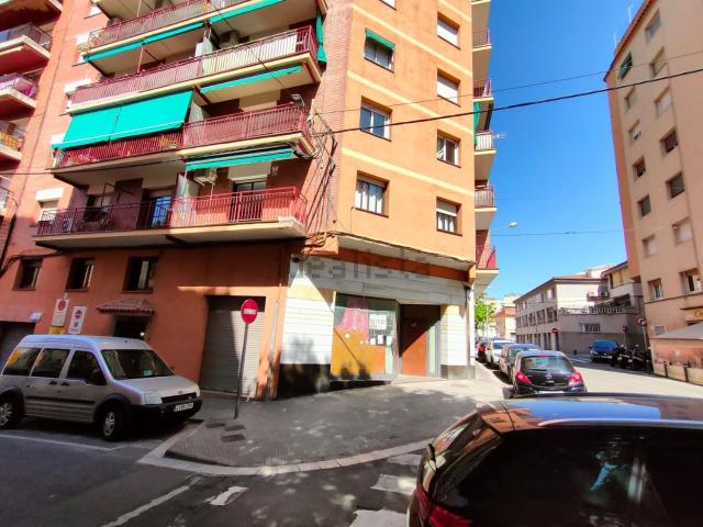 Local, Rubí
