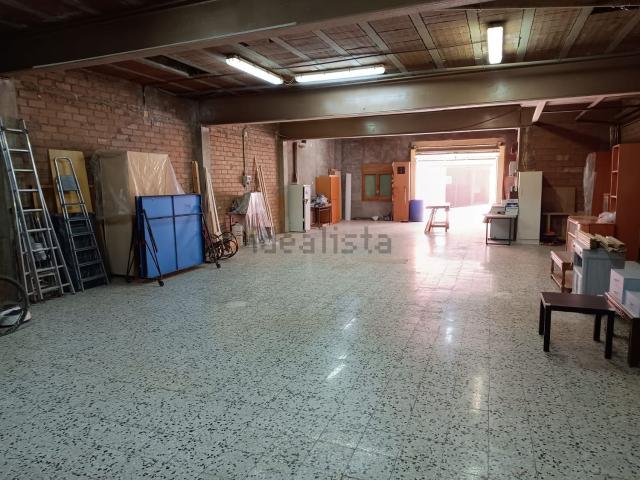Local, Rubí