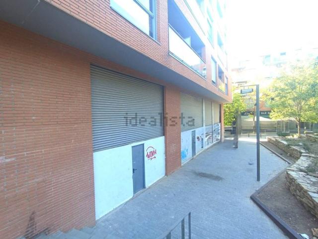 Local, Rubí